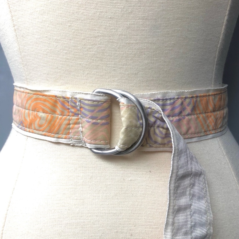 Gap d-ring buckle canvas belt with heart design